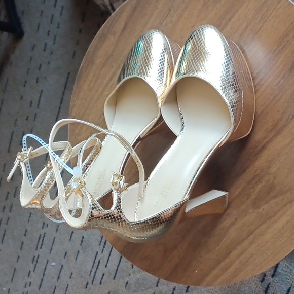 Michael Kors MARTINA METALLIC SNAKE EMBOSSED LEATHER ROUND TOE PALE GOLD NEW 7.5 - Picture 9 of 15